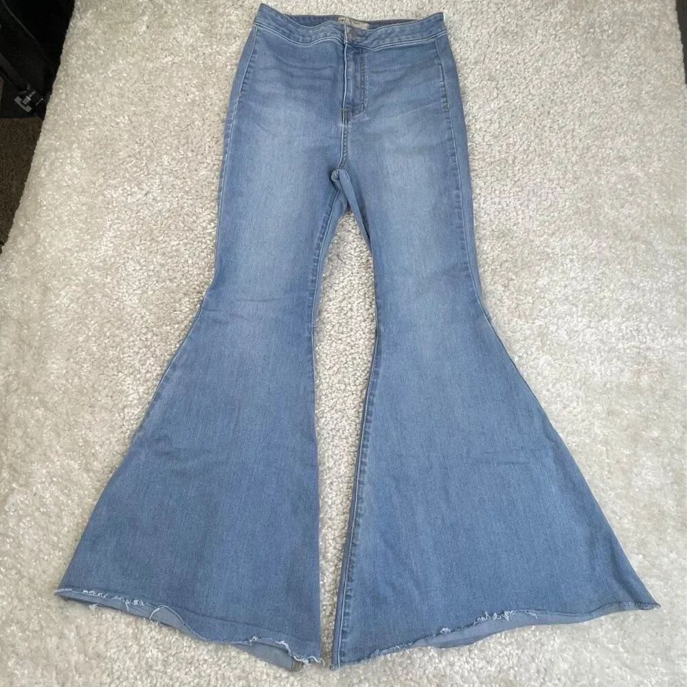 Free People Just Float On Flare Jeans Light Wash - Picture 2 of 10